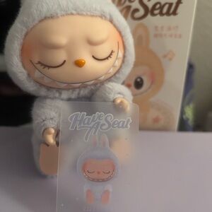 POP MART Labubu Zizi – Have A Seat (New • Foil Unopened)